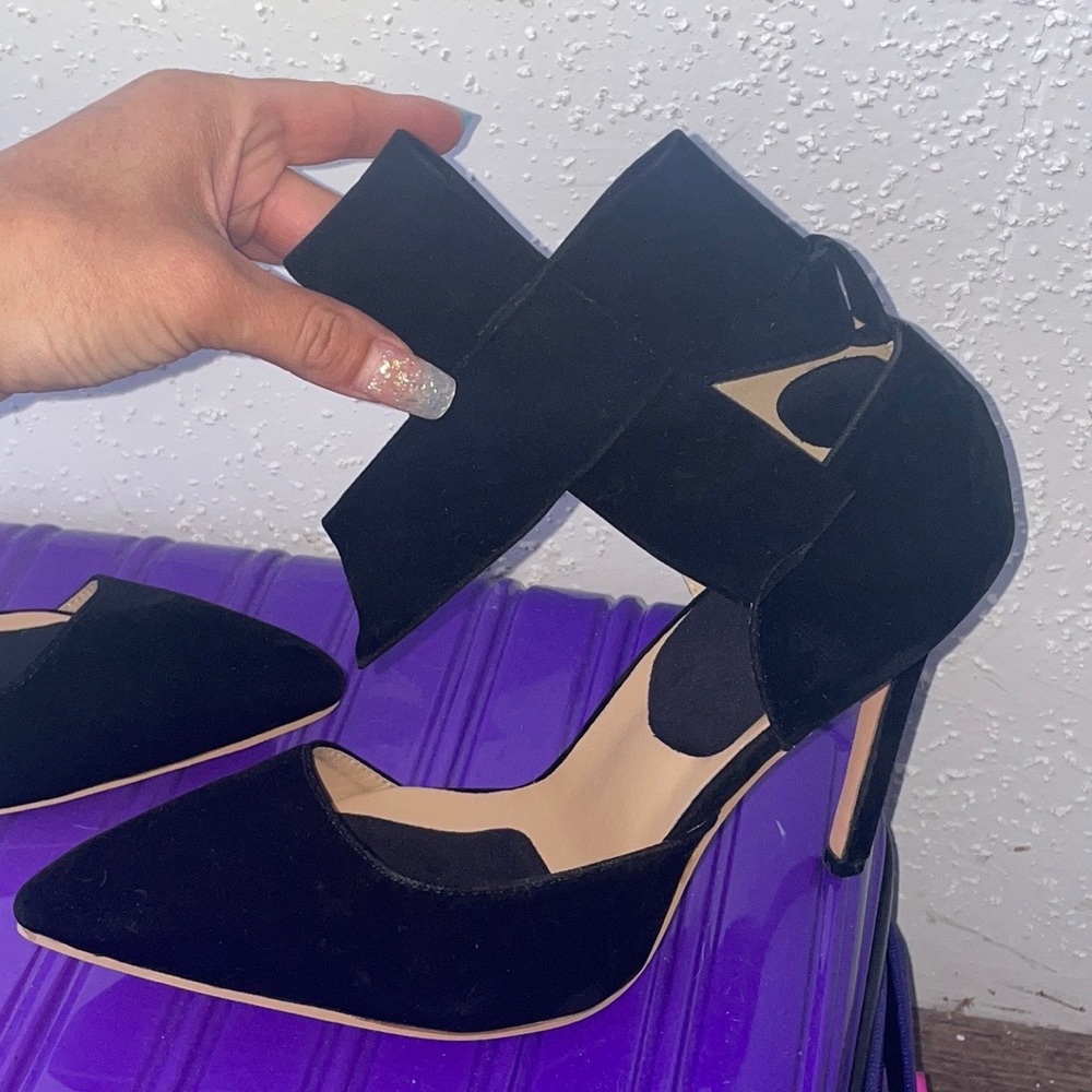 Pump heels
